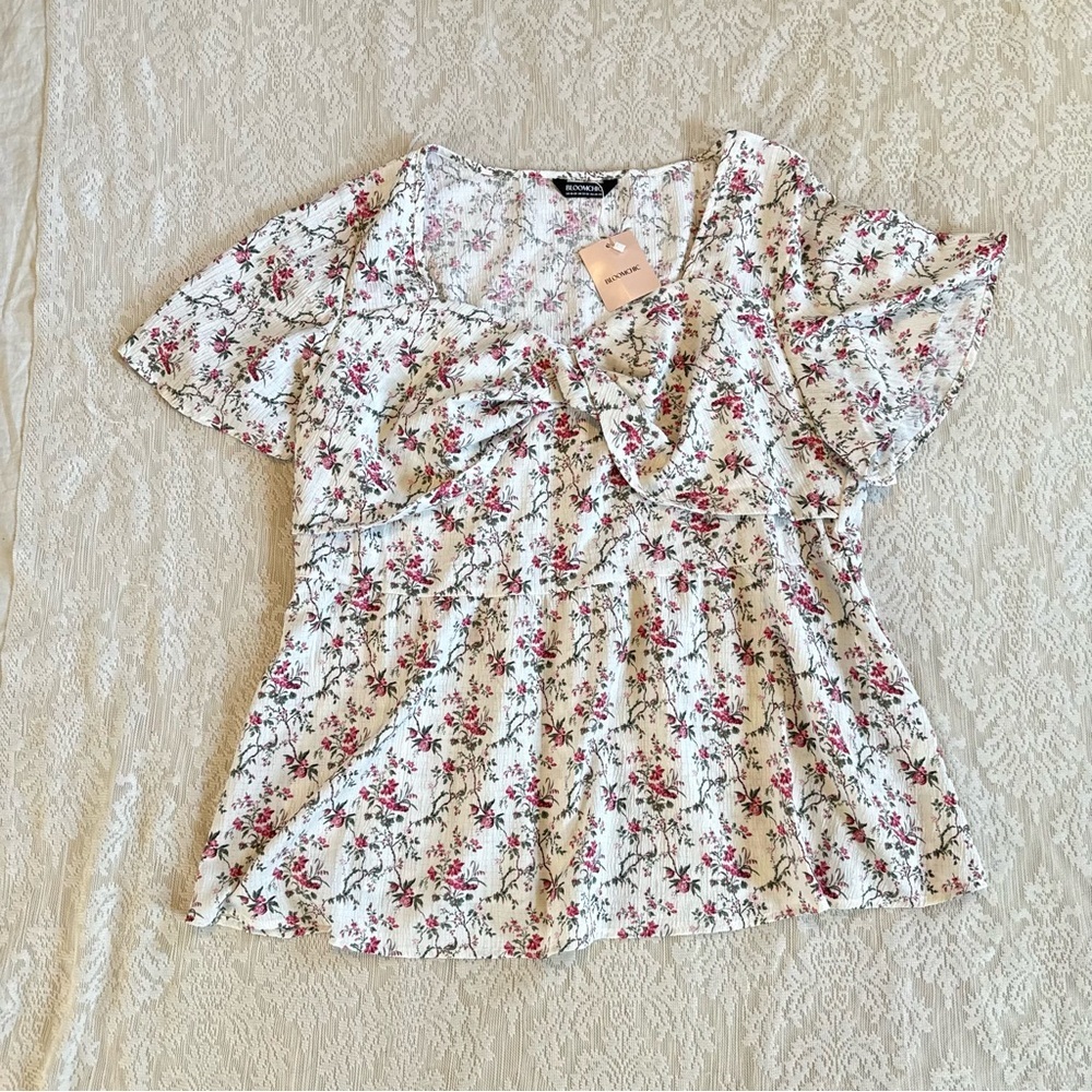 NWT Bloomchic knotted floral print flare sleeve blouse - Picture 3 of 11